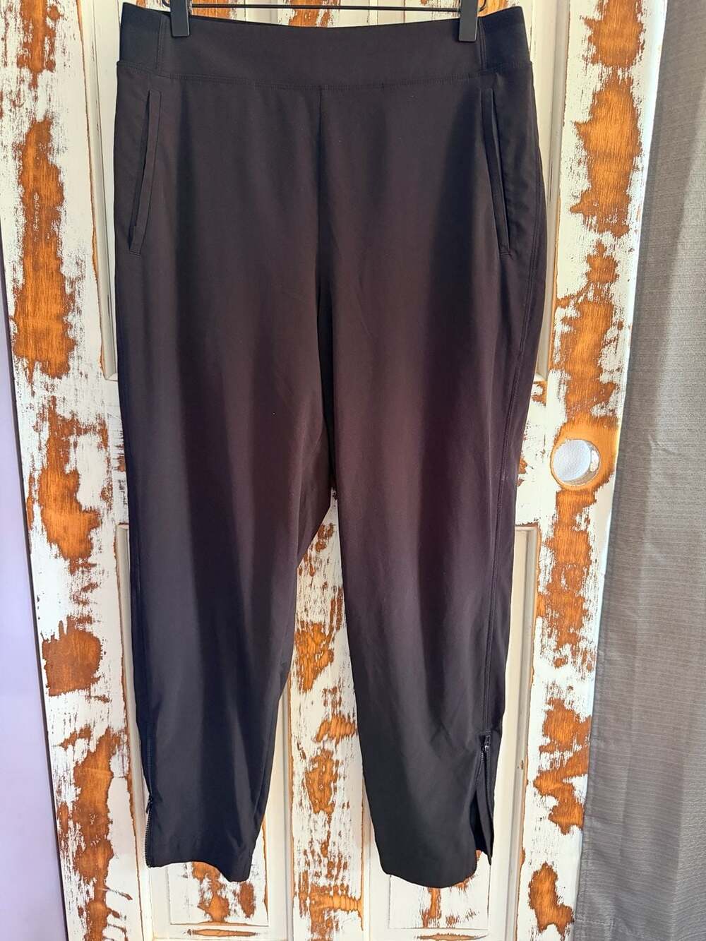 Athleta Women’s Brooklyn Joggers Black Size 8 Ankle Zip Athleisure